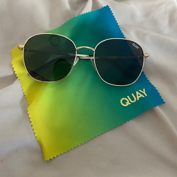 Quay Australia Accessories - Quay Jezabell sunglasses